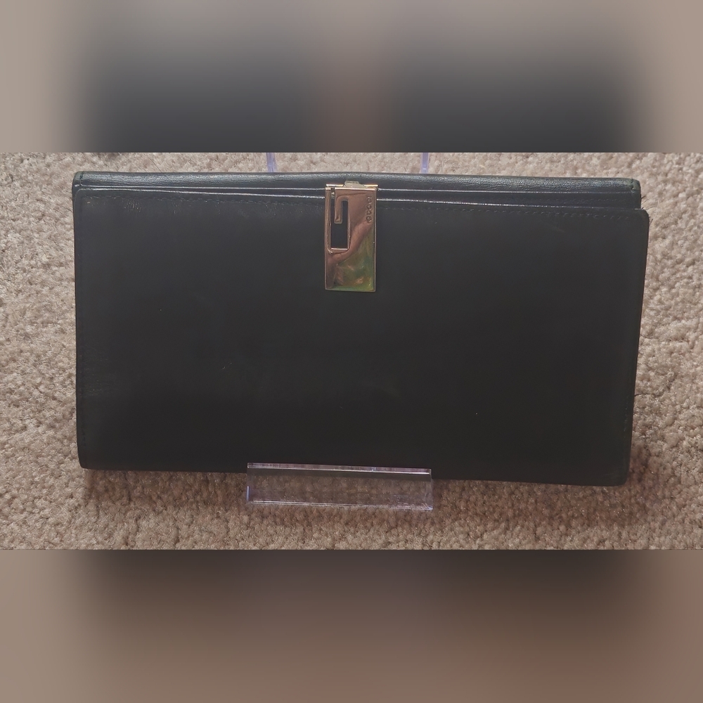 Gucci lambskin long wallet EUC